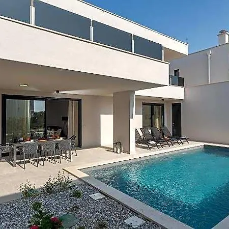 Villa Mattia Novigrad (Istria)